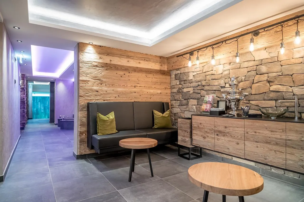 Hotel Garni Caroline Ischgl